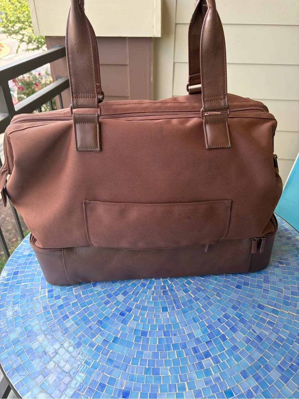 BEIS weekend bag